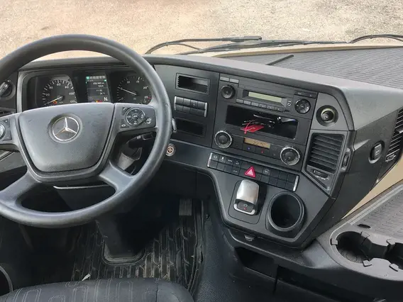 Седельный тягач Mercedes-Benz Actros 2021 года б/у фото 10