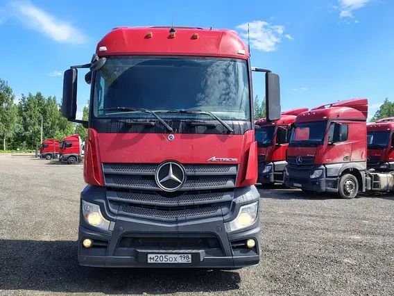Седельный тягач Mercedes-Benz Actros 2022 года б/у фото 3