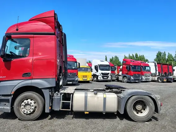 Седельный тягач Mercedes-Benz Actros 2022 года б/у фото 5