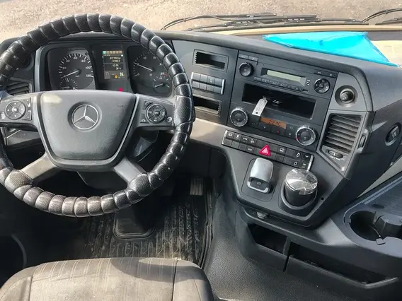 Седельный тягач Mercedes-Benz Actros 2022 года б/у фото 10