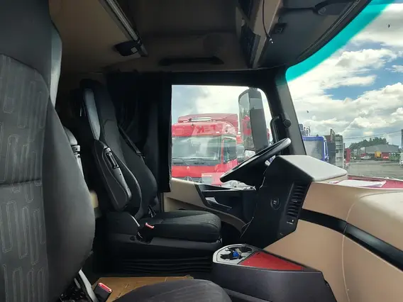 Седельный тягач Mercedes-Benz Actros 2021 года б/у фото 12