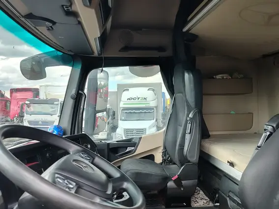 Седельный тягач Mercedes-Benz Actros 2021 года б/у фото 11
