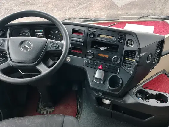 Седельный тягач Mercedes-Benz Actros 2021 года б/у фото 10