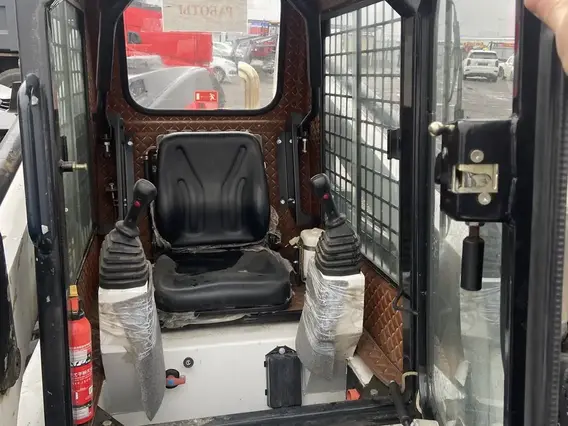 Погрузчик сельскохозяйственный BULL SL700 2022 года б/у фото 8