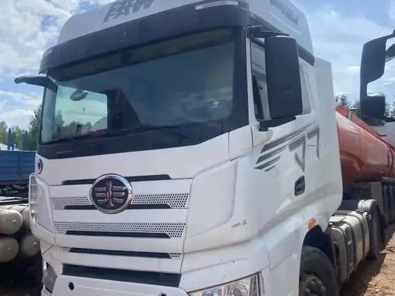 Седельный тягач FAW J7 2023 года б/у