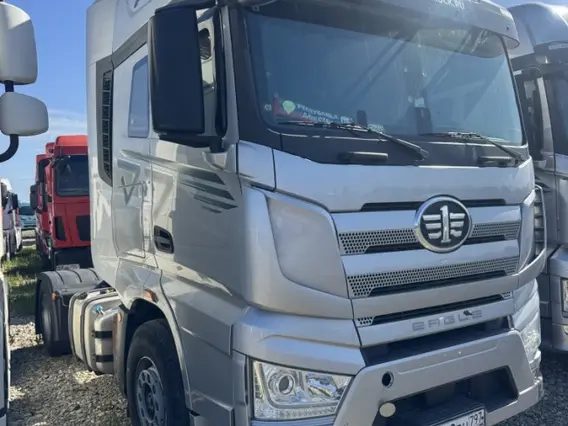 Седельный тягач FAW J7 2023 года б/у