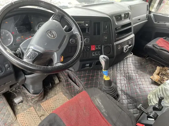 Седельный тягач Shacman SX42584V324 2022 года б/у фото 7