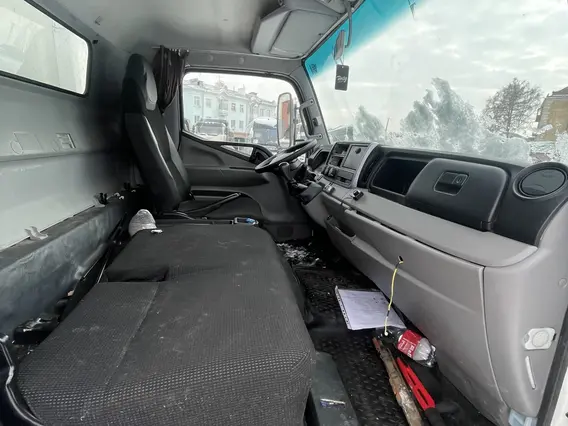Изотермический фургон Mitsubishi Fuso Canter 2021 года б/у фото 11