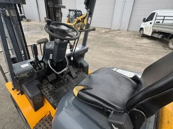 Вилочный погрузчик AURORA FORKLIFT CPQD25 2022 года б/у фото 5