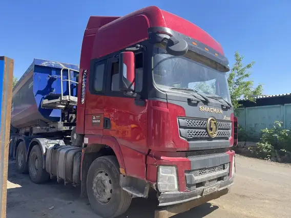 Седельный тягач Shacman SX42584W324C 2022 года б/у