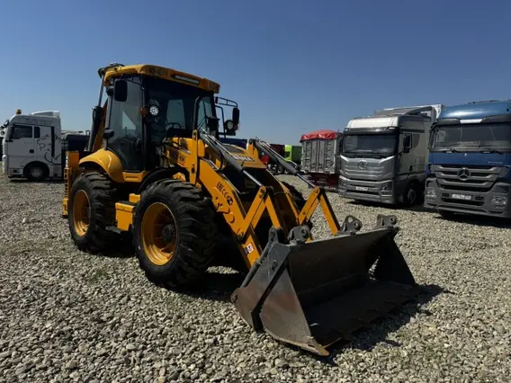 Экскаватор-погрузчик BULL 4SX-Plus 2023 года б/у
