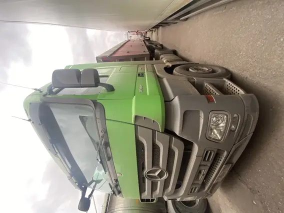 Седельный тягач Mercedes-Benz Actros 2018 года б/у фото 3