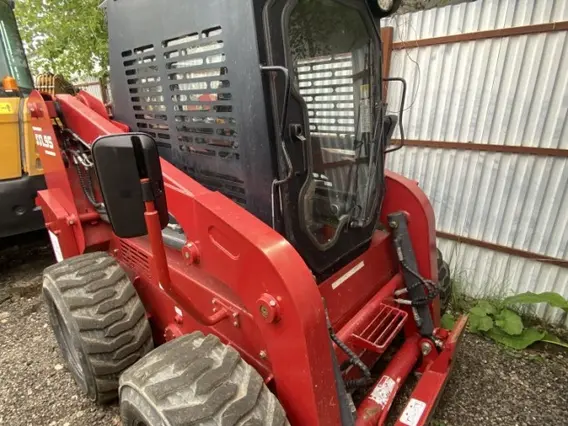 Фронтальный погрузчик QUADTRAC SSL95 2023 года б/у