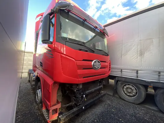 Седельный тягач FAW J6P 2023 года б/у фото 2