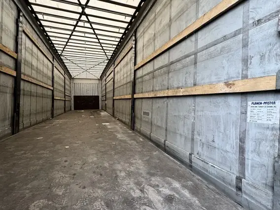 Тентованный полуприцеп Kassbohrer XS 2023 года б/у фото 6