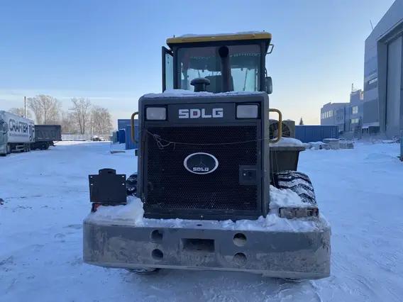 Фронтальный погрузчик SDLG LG933L 2020 года б/у фото 4
