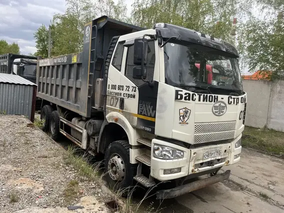 Самосвал FAW J6 2022 года б/у