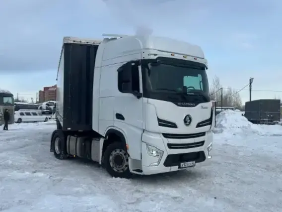 Седельный тягач Shacman SX4188YV381 2023 года б/у
