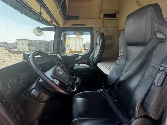 Седельный тягач Shacman SX4188YY381 2023 года б/у фото 7