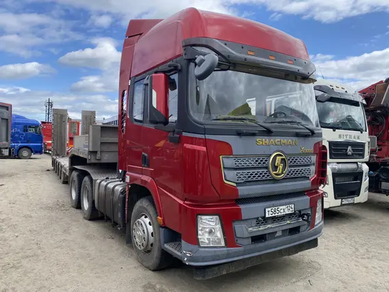 Седельный тягач Shacman SX42584W324C 2022 года б/у