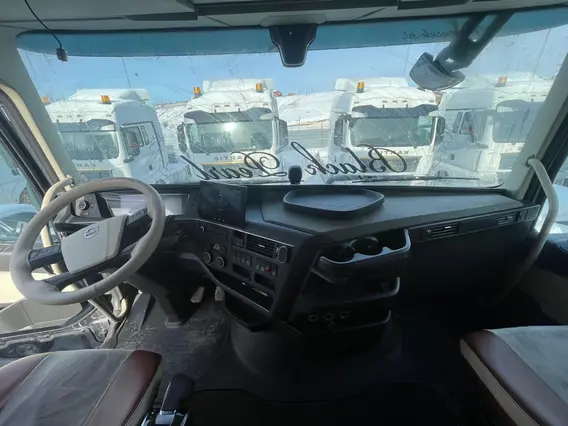 Седельный тягач Volvo FH 2022 года б/у фото 10