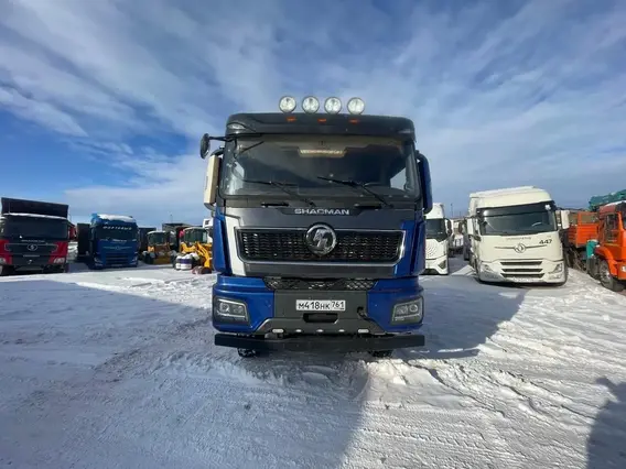 Сортиментовоз с КМУ Shacman SX32586T384C 2023 года б/у фото 2