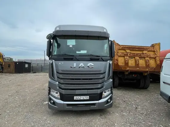 Седельный тягач JAC K7 2023 года б/у фото 2