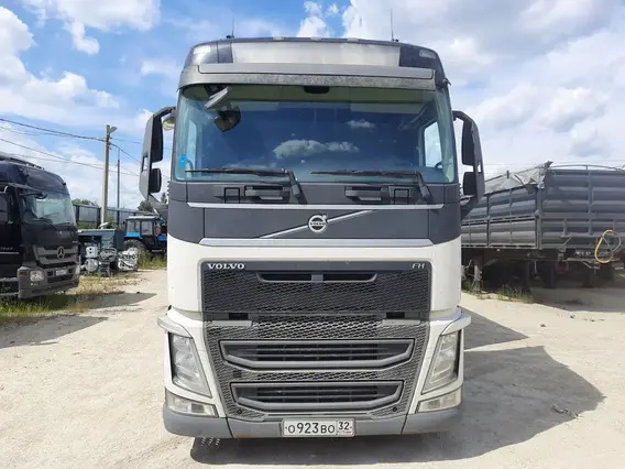 Седельный тягач Volvo FH 2017 года б/у фото 3