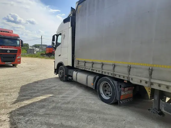 Седельный тягач Volvo FH 2017 года б/у фото 7