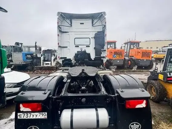 Седельный тягач FAW J7 2023 года б/у фото 6