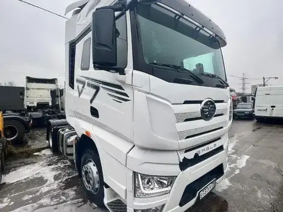 Седельный тягач FAW J7 2023 года б/у