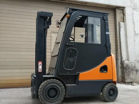 Вилочный погрузчик Doosan D15S 2012 года б/у