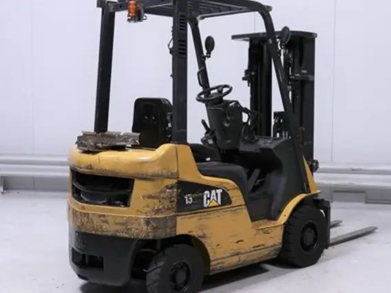Вилочный погрузчик Caterpillar GP15NT б/у