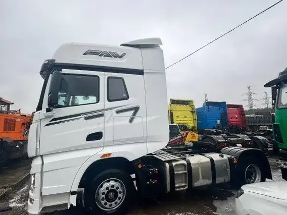Седельный тягач FAW J7 2023 года б/у фото 4