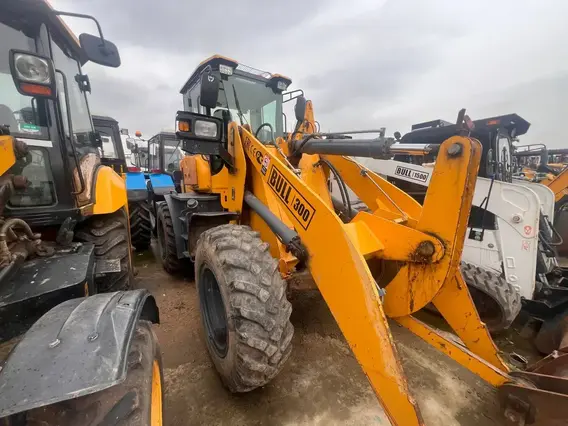 Погрузчик сельскохозяйственный BULL SL300 2023 года б/у фото 3