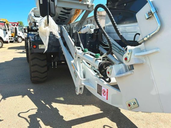 Бетоносмеситель Yugong SDM3000 2025 года новый фото 14