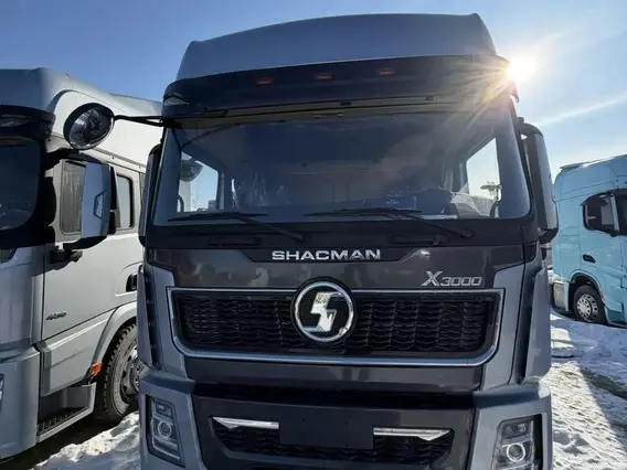Тягач Shacman SX42584V324 2024 года новый фото 3