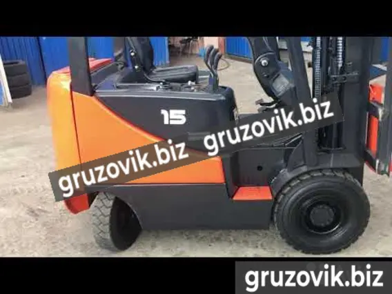 Вилочный погрузчик Doosan D15S 2013 года б/у