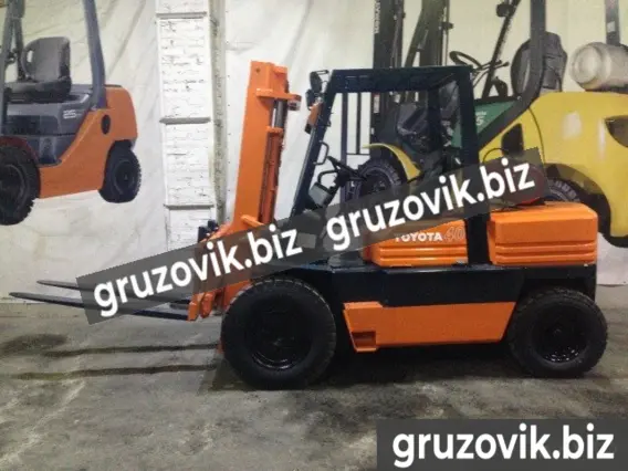 Вилочный погрузчик Toyota 5FG38 2002 года б/у