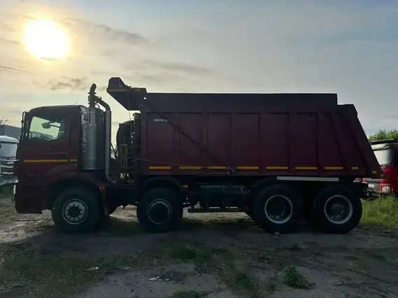 Самосвал Камаз 65801 2022 года б/у фото 4