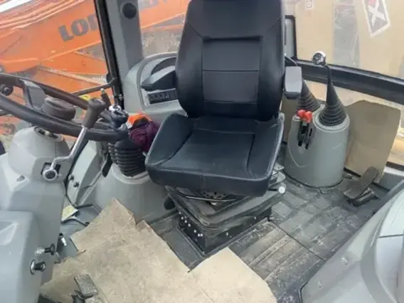 Экскаватор-погрузчик RUNMAX SE460TS 2023 года б/у фото 4