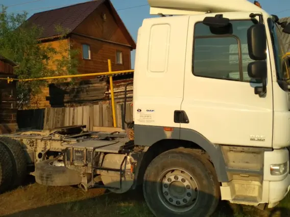 Тягач DAF CF 85 2008 года б/у фото 2