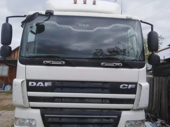 Тягач DAF CF 85 2008 года б/у