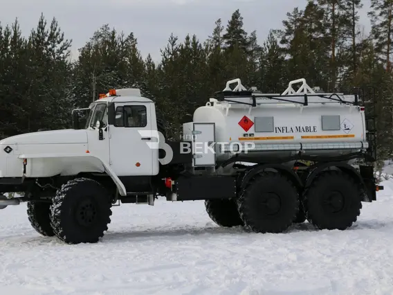 Автотопливозаправщик Урал 4320 б/у фото 3