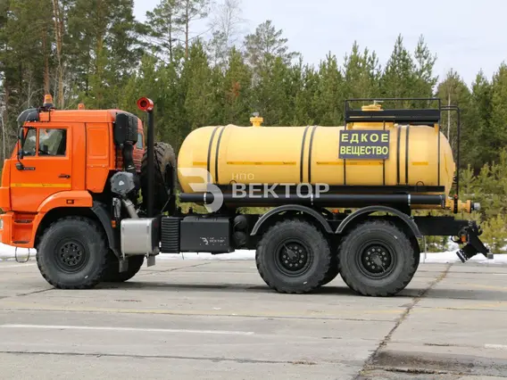 Нефтевоз Камаз 43118  б/у фото 6