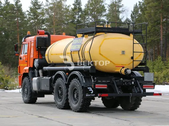 Нефтевоз Камаз 43118  б/у фото 8
