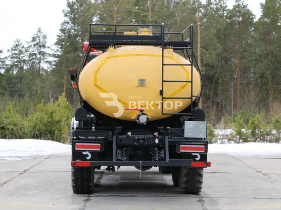 Нефтевоз Камаз 43118  б/у фото 9