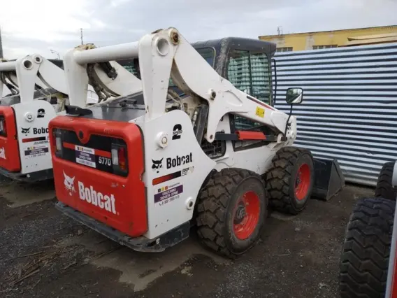 Вилочный погрузчик Bobcat S770H 2018 года б/у фото 2