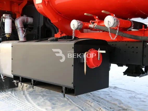 Автотопливозаправщик Камаз 65115  б/у фото 23