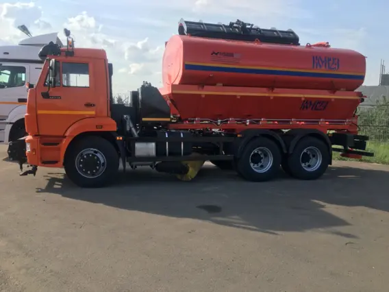 Дорожно-уборочный автомобиль Камаз 65115 2020 года новый фото 2